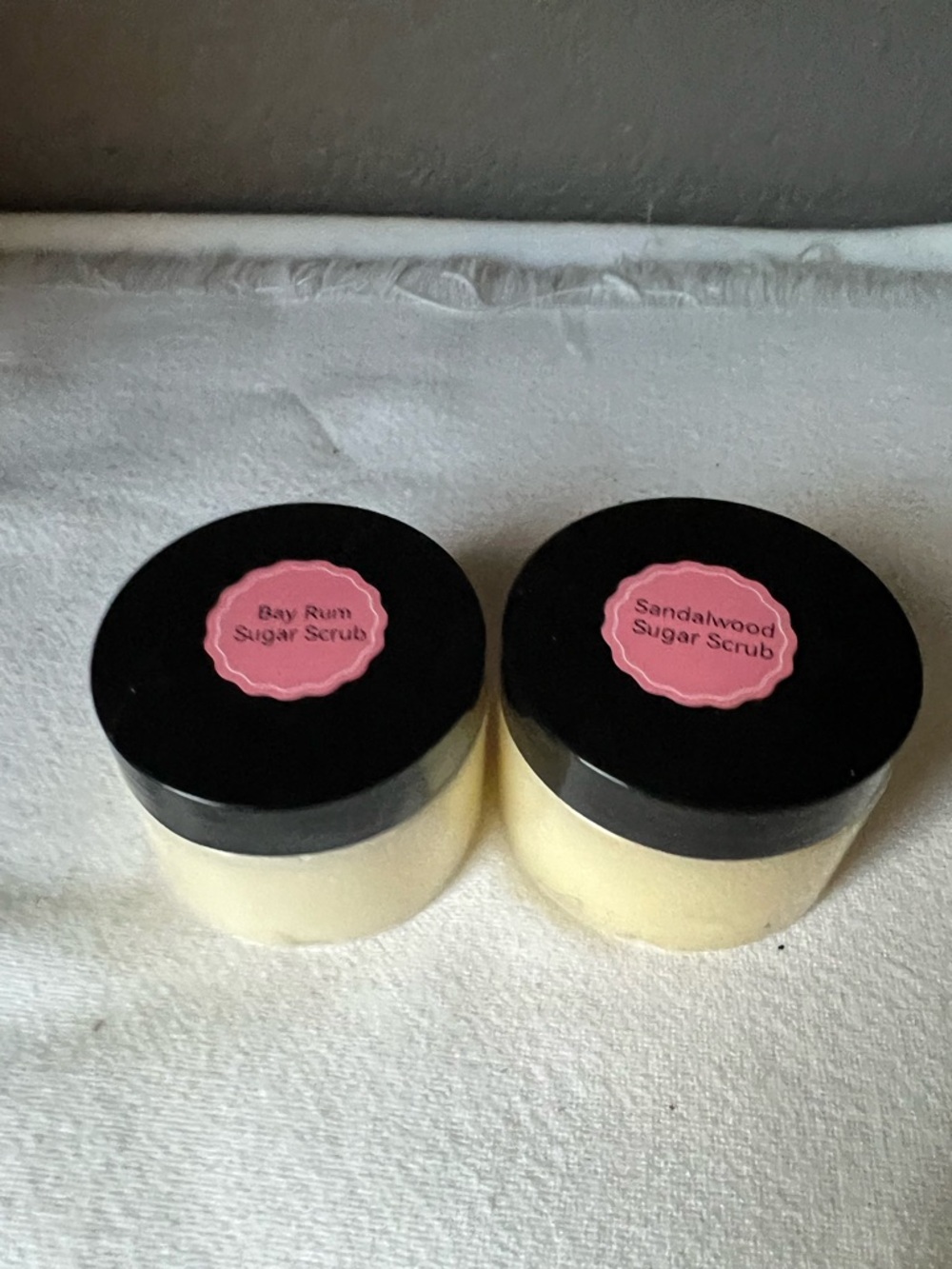 Sandalwood & Bay Rum Sugar Scrub - Gentle Exfoliating Body Scrub (Yellow) - Picture 9 of 9